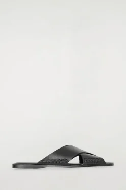 CROSSOVER LEATHER SANDALS