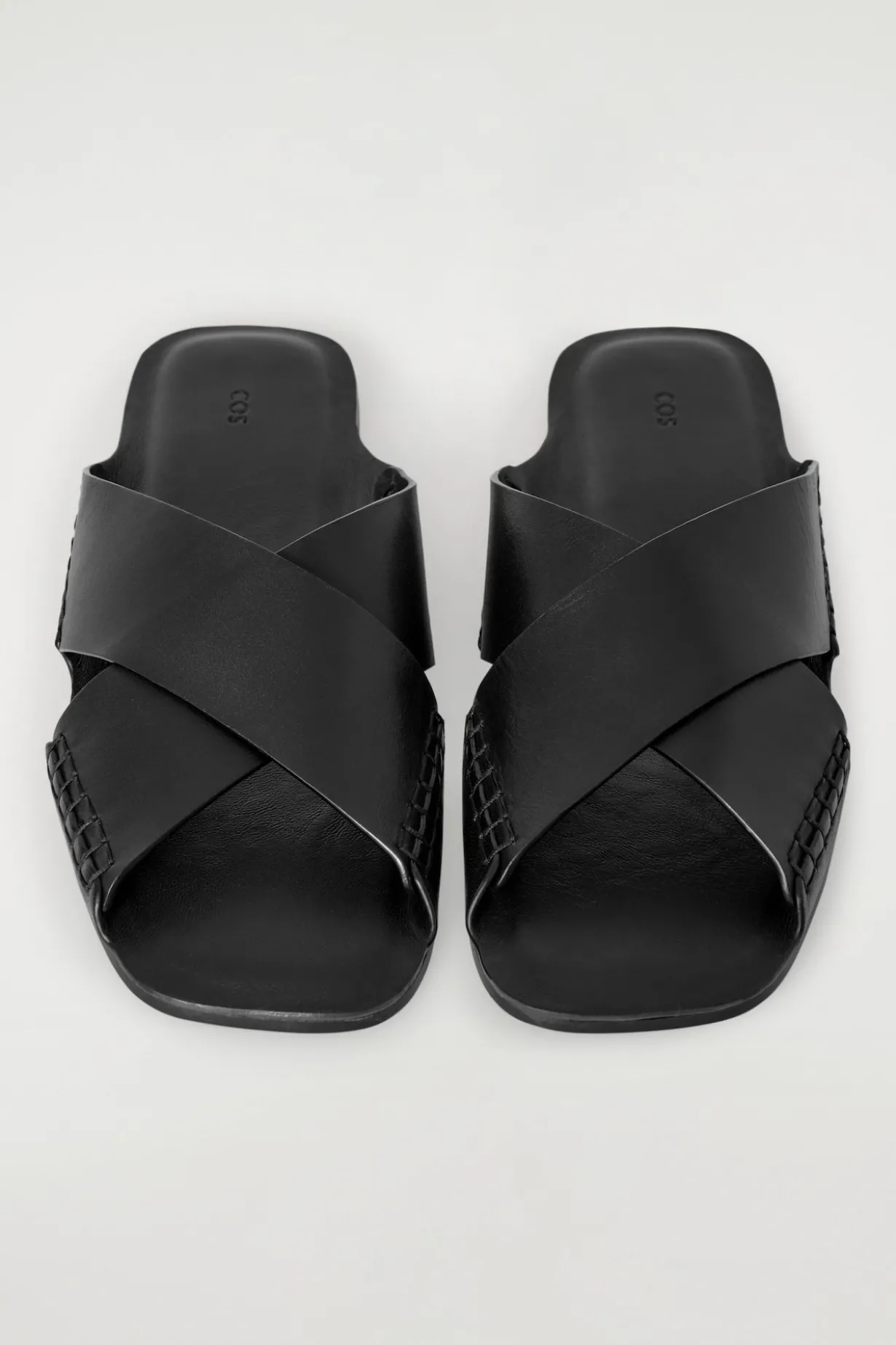 CROSSOVER LEATHER SANDALS