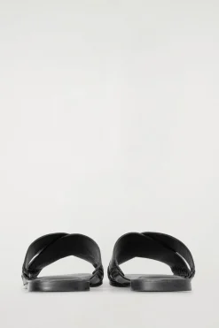 CROSSOVER LEATHER SANDALS
