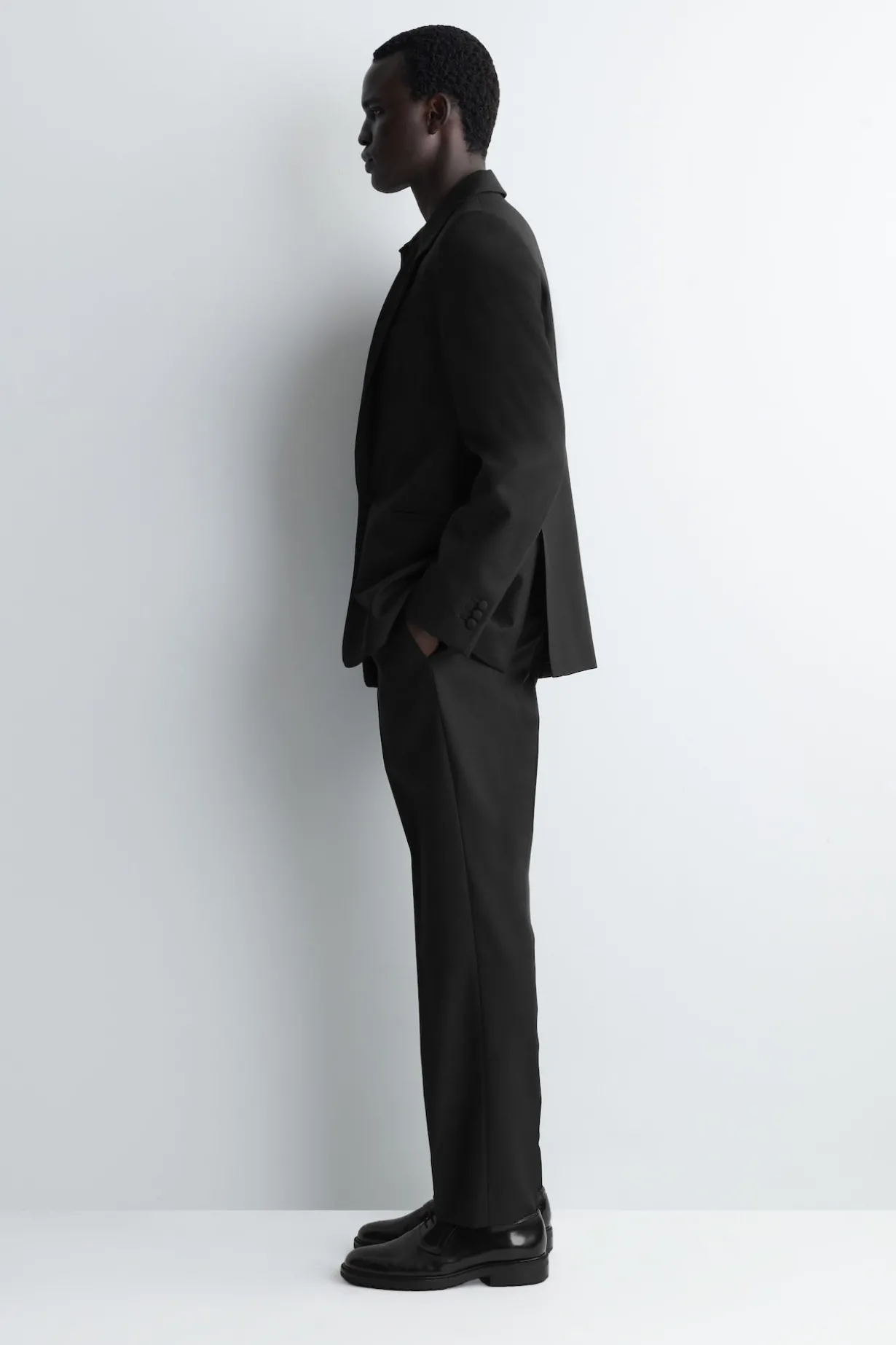 CUMMERBUND-WAIST WOOL TAPERED PANTS
