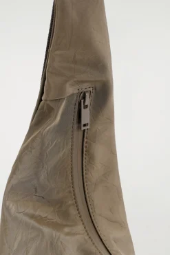 CURVED CROSSBODY BAG - CRINKLED-SHELL