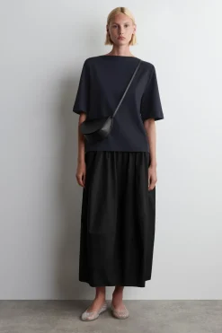 CURVED CROSSBODY BAG - LEATHER
