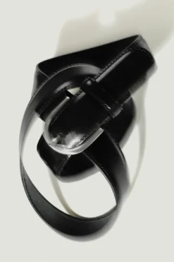 D-BUCKLE LEATHER BELT