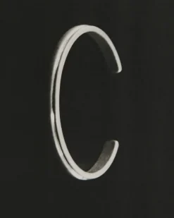 DOUBLE-BAND CUFF