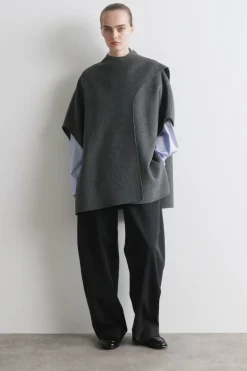 DOUBLE-FACED MERINO WOOL SCARF CAPE