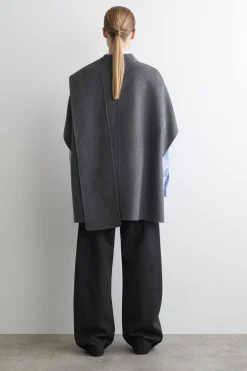 DOUBLE-FACED MERINO WOOL SCARF CAPE