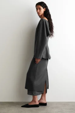 DOUBLE-FACED WOOL PENCIL SKIRT