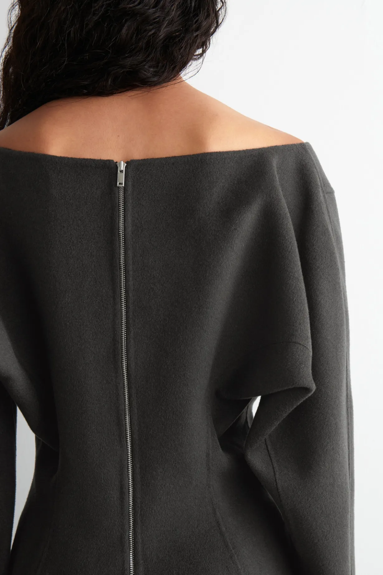 DOUBLE-FACED WOOL V-NECK TOP