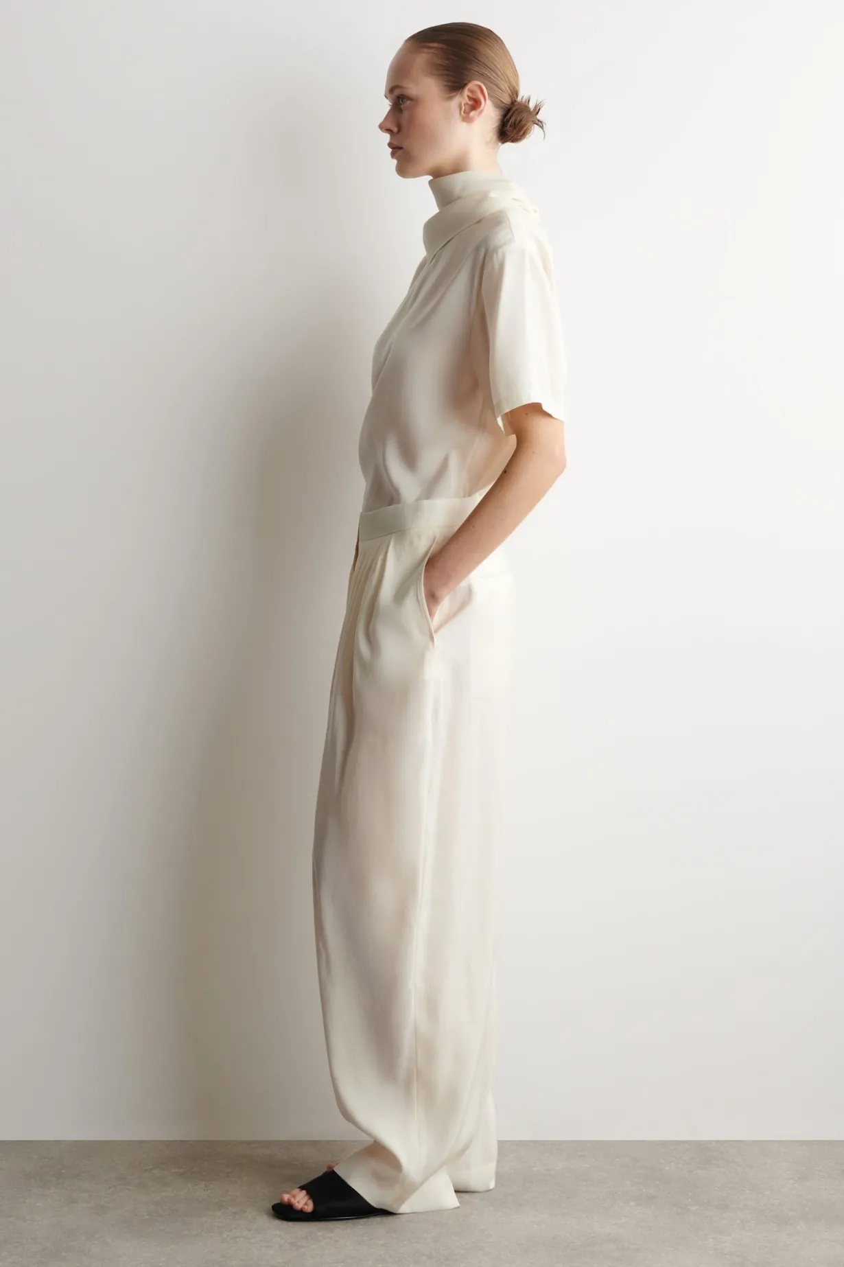 DRAPED PLEATED STRAIGHT-LEG PANTS
