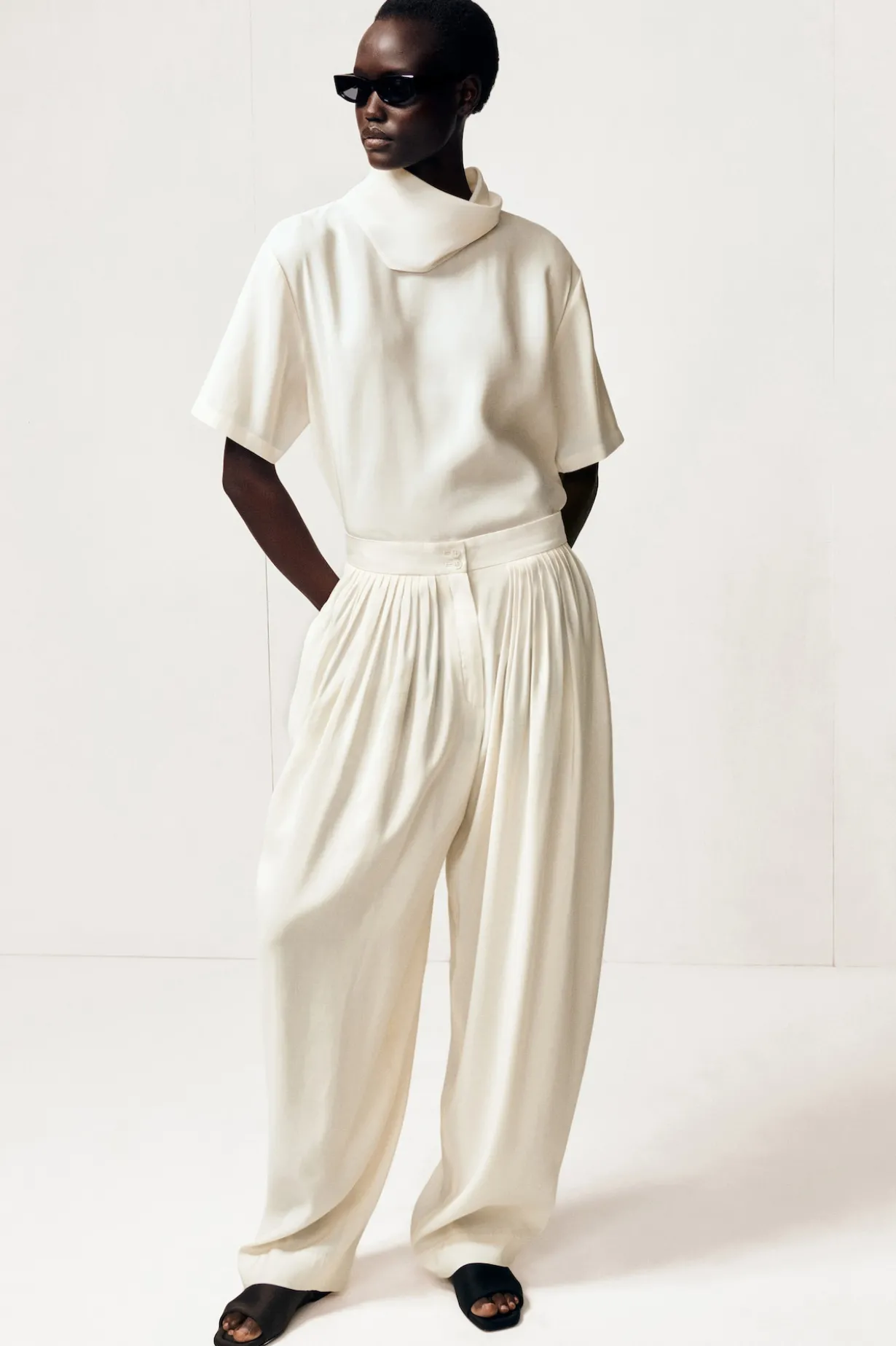 DRAPED PLEATED STRAIGHT-LEG PANTS