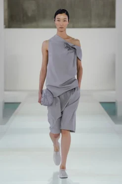 DROPPED-CROTCH TAILORED SHORTS