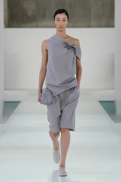 DROPPED-CROTCH TAILORED SHORTS