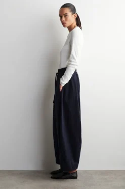 ELASTICATED CORDUROY BARREL-LEG PANTS