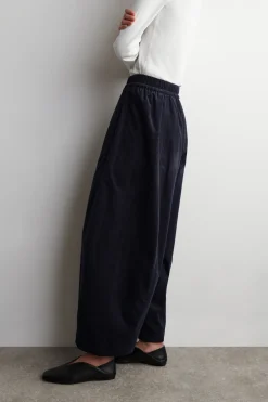 ELASTICATED CORDUROY BARREL-LEG PANTS