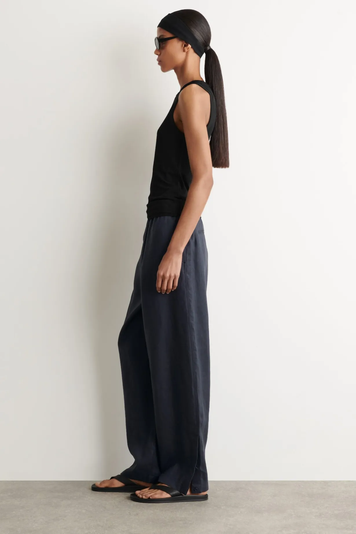 ELASTICATED LINEN BARREL-LEG PANTS