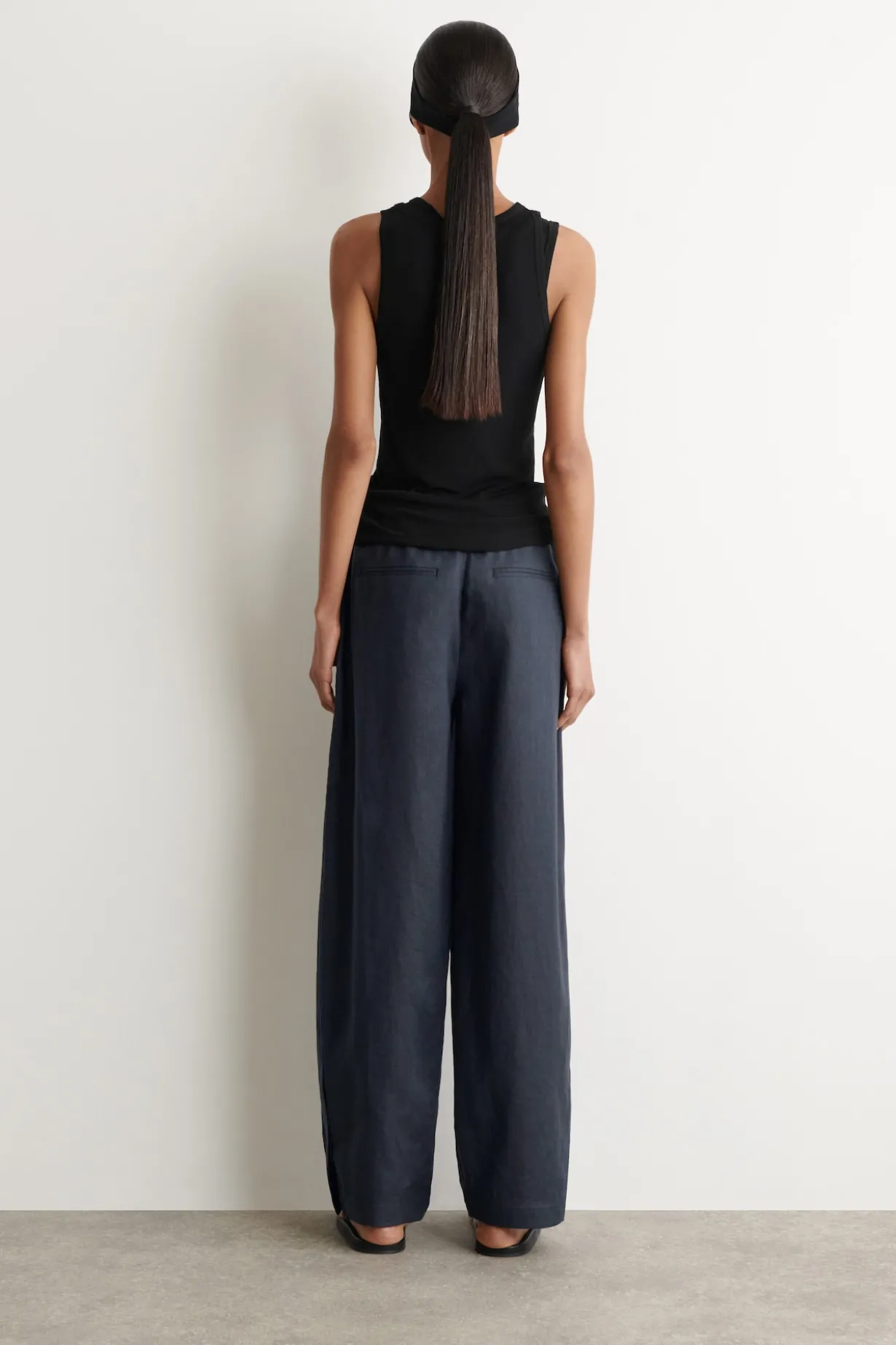 ELASTICATED LINEN BARREL-LEG PANTS