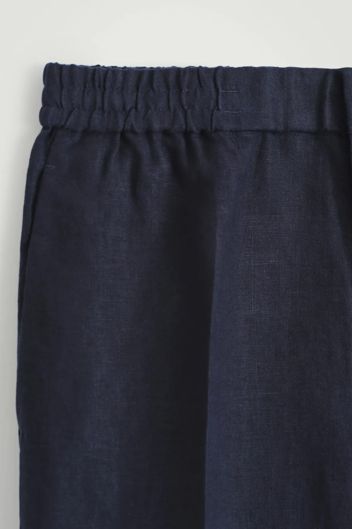 ELASTICATED LINEN SHORTS