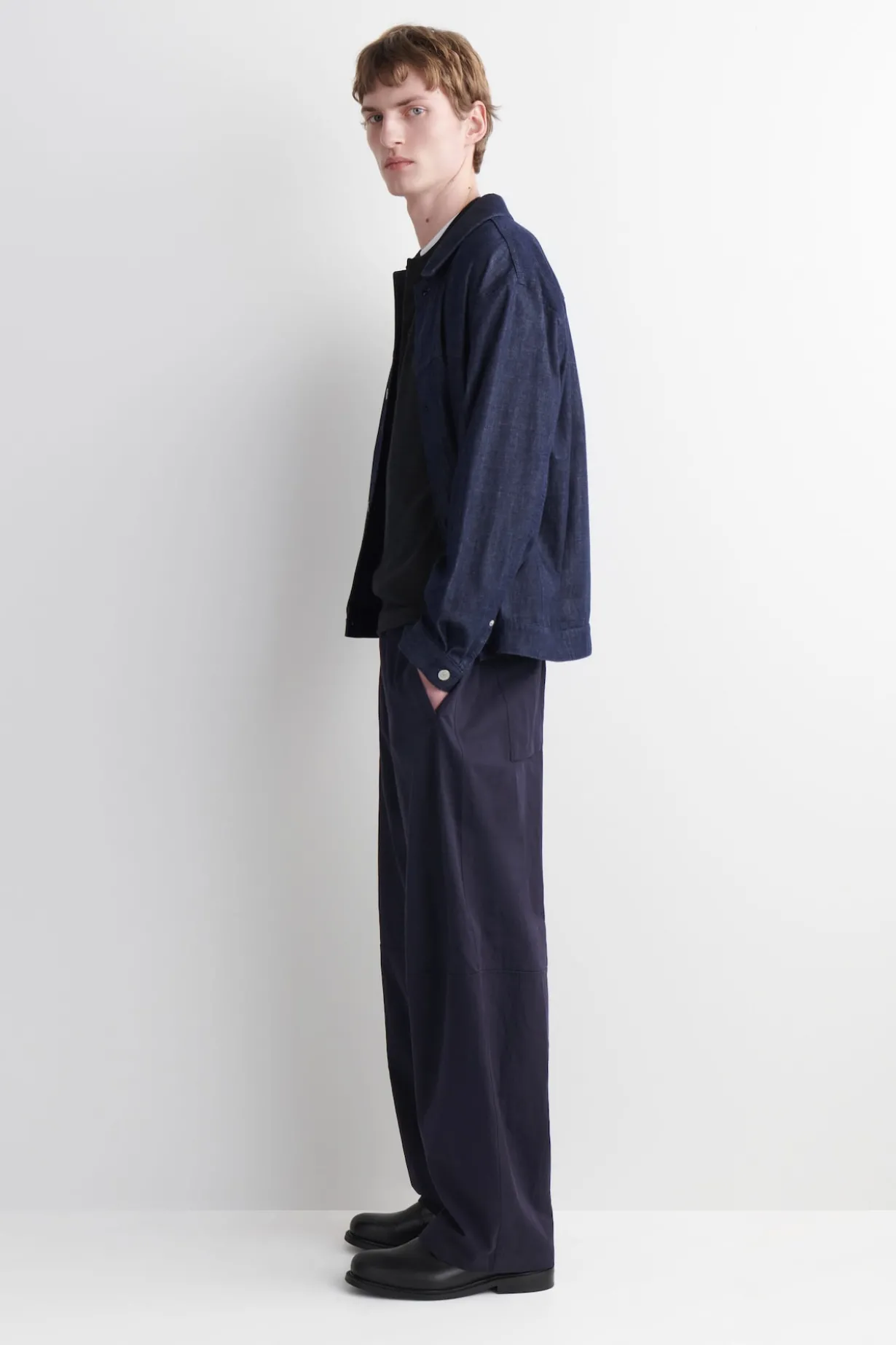ELASTICIZED RELAXED-FIT BARREL-LEG PANTS