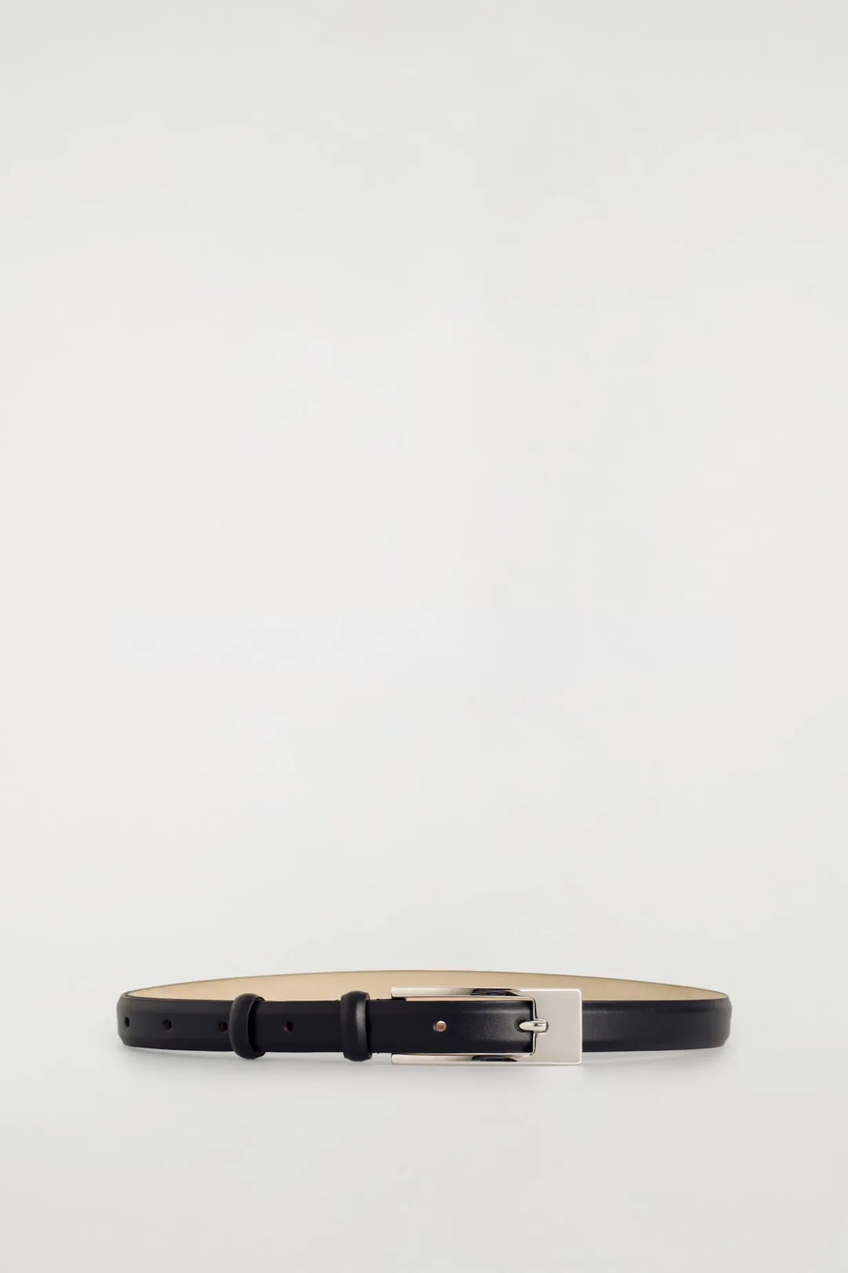 ELONGATED-BUCKLE LEATHER BELT