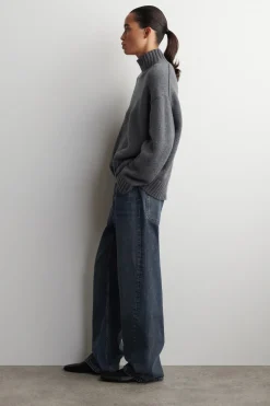 FACADE STRAIGHT-LEG JEANS