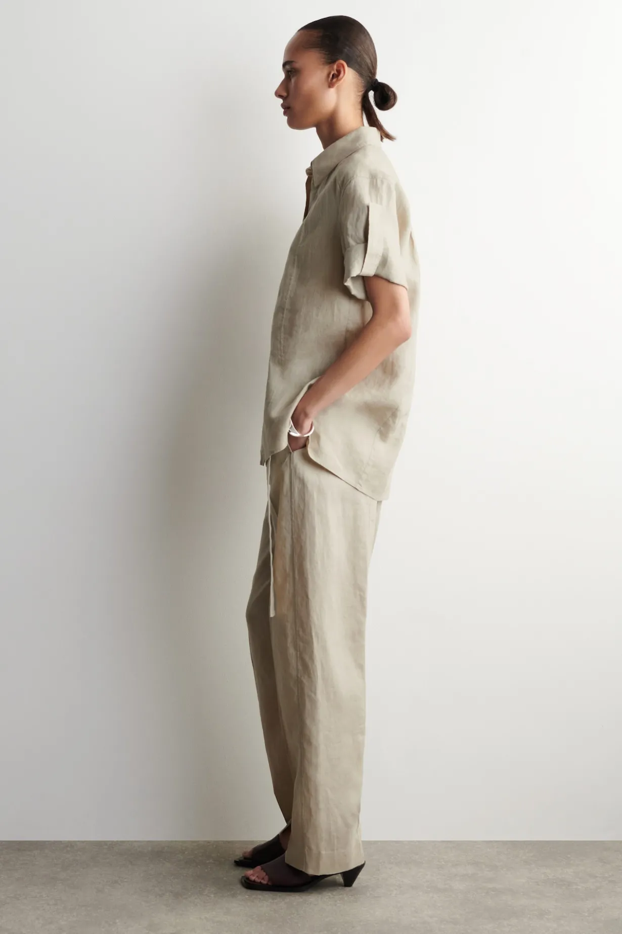 FOLDED-SLEEVE LINEN SHIRT