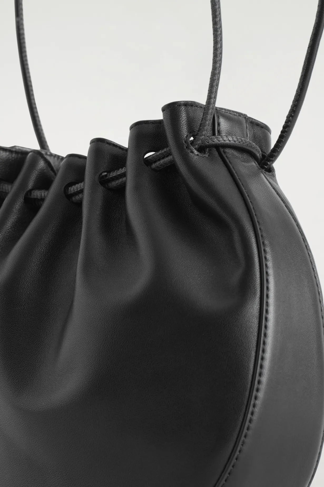 GATHERED POUCH BAG - LEATHER
