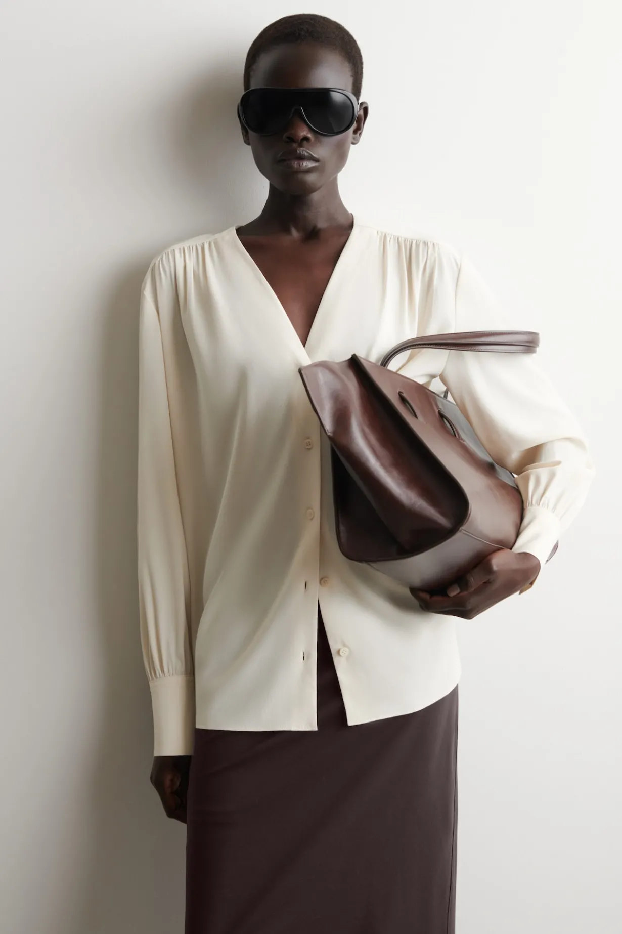 GATHERED V-NECK BLOUSE