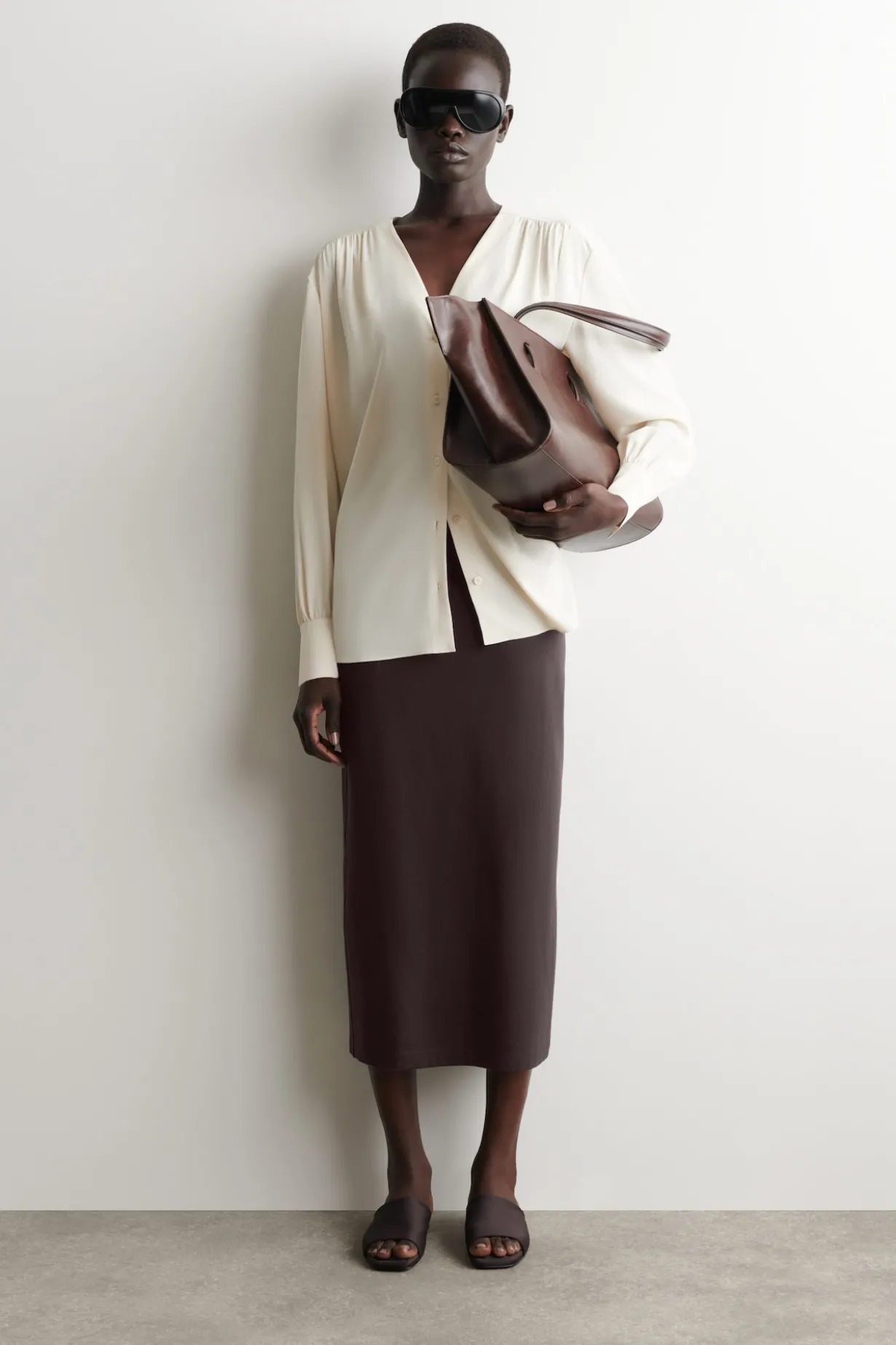 GATHERED V-NECK BLOUSE