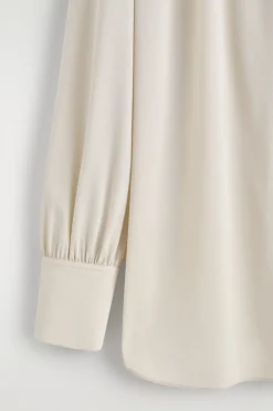 GATHERED V-NECK BLOUSE