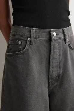 KNEE-LENGTH DENIM SHORTS