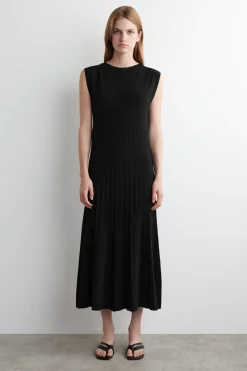 KNITTED PLEATED MAXI DRESS