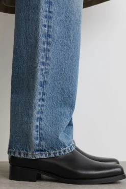 LEATHER CHELSEA BOOTS