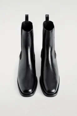 LEATHER CHELSEA BOOTS