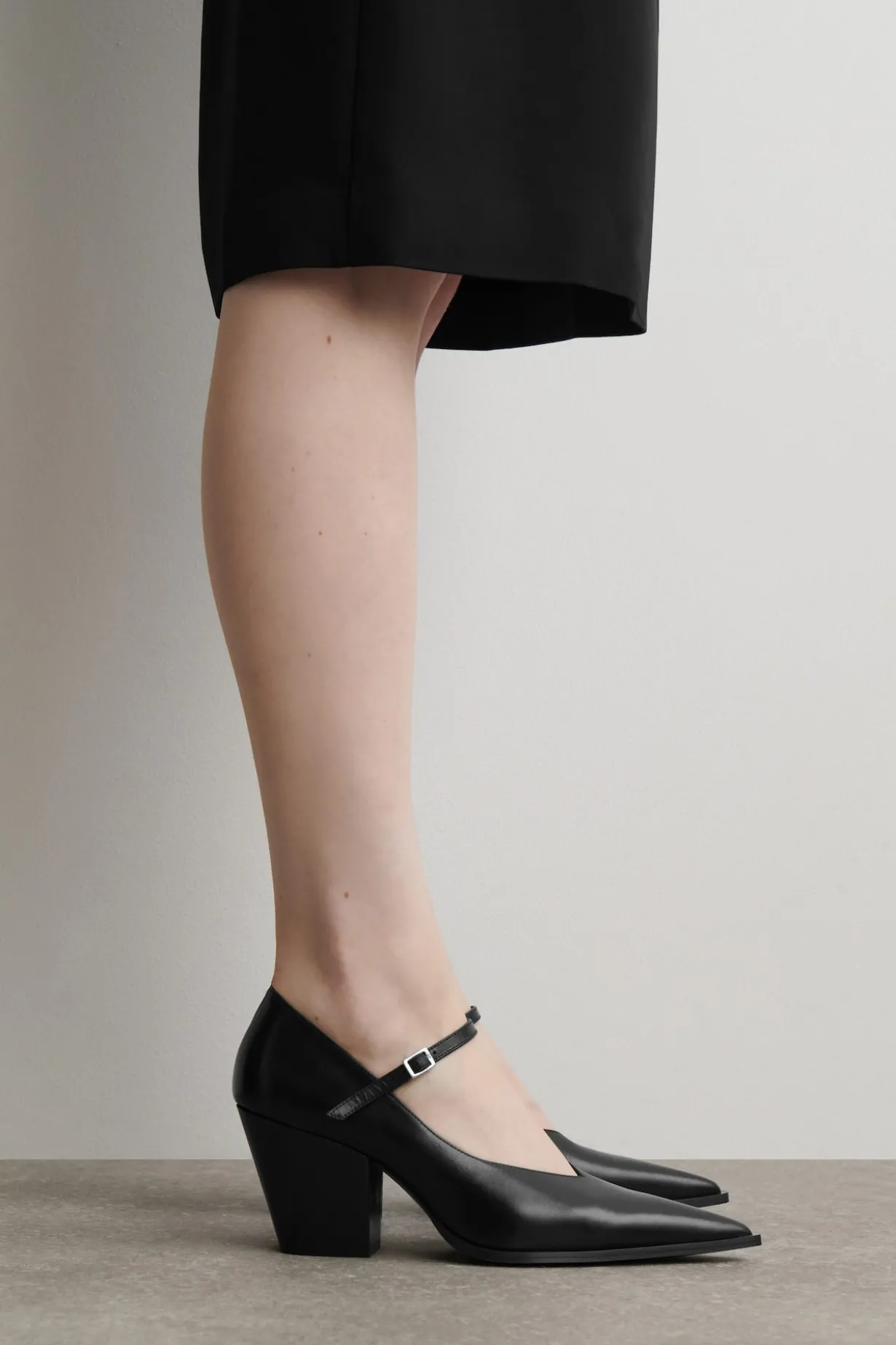 LEATHER HEELED MARY JANE SHOES