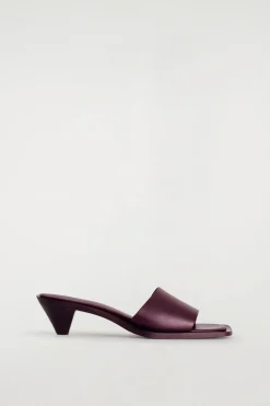 LEATHER KITTEN-HEEL MULES