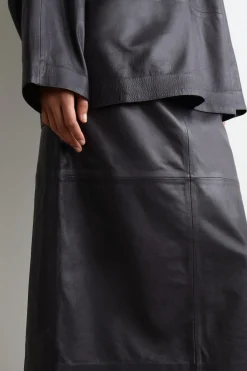 LEATHER PENCIL SKIRT