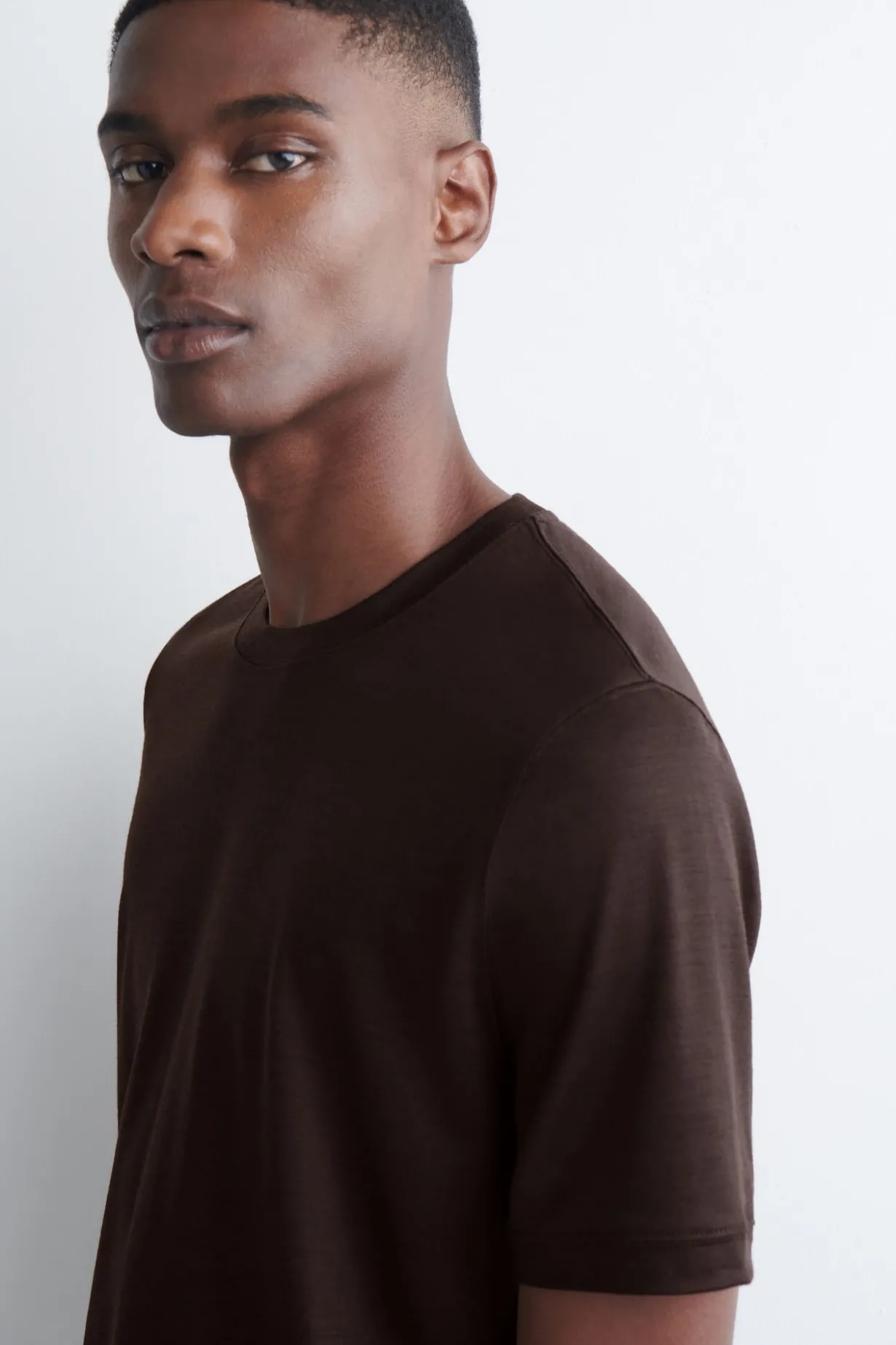 LIGHTWEIGHT WOOL T-SHIRT