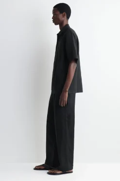LINEN SHORT-SLEEVED SHIRT