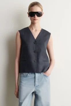 LINEN VEST
