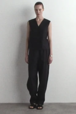 LINEN VEST