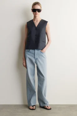 LINEN VEST