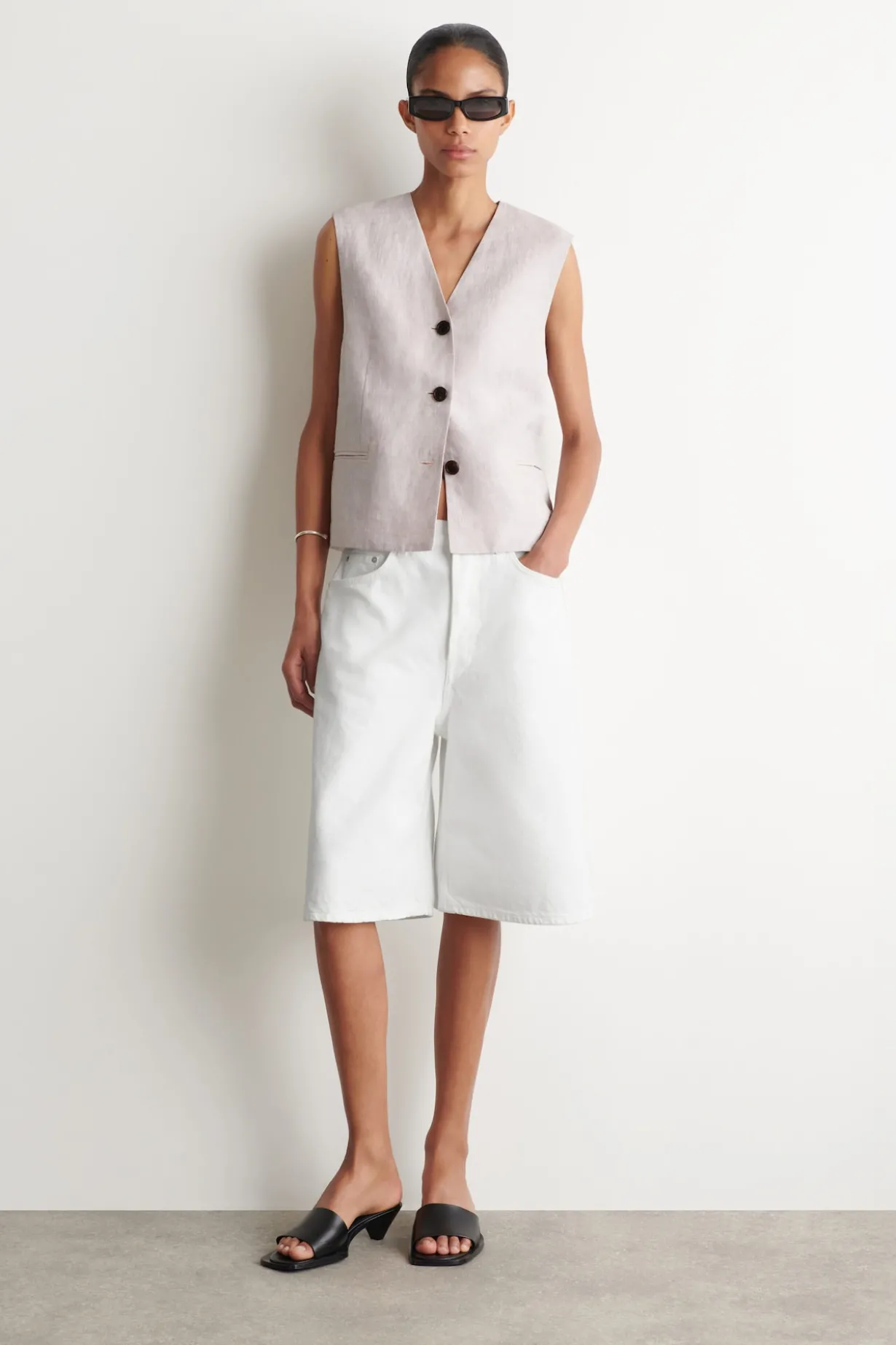 LINEN VEST