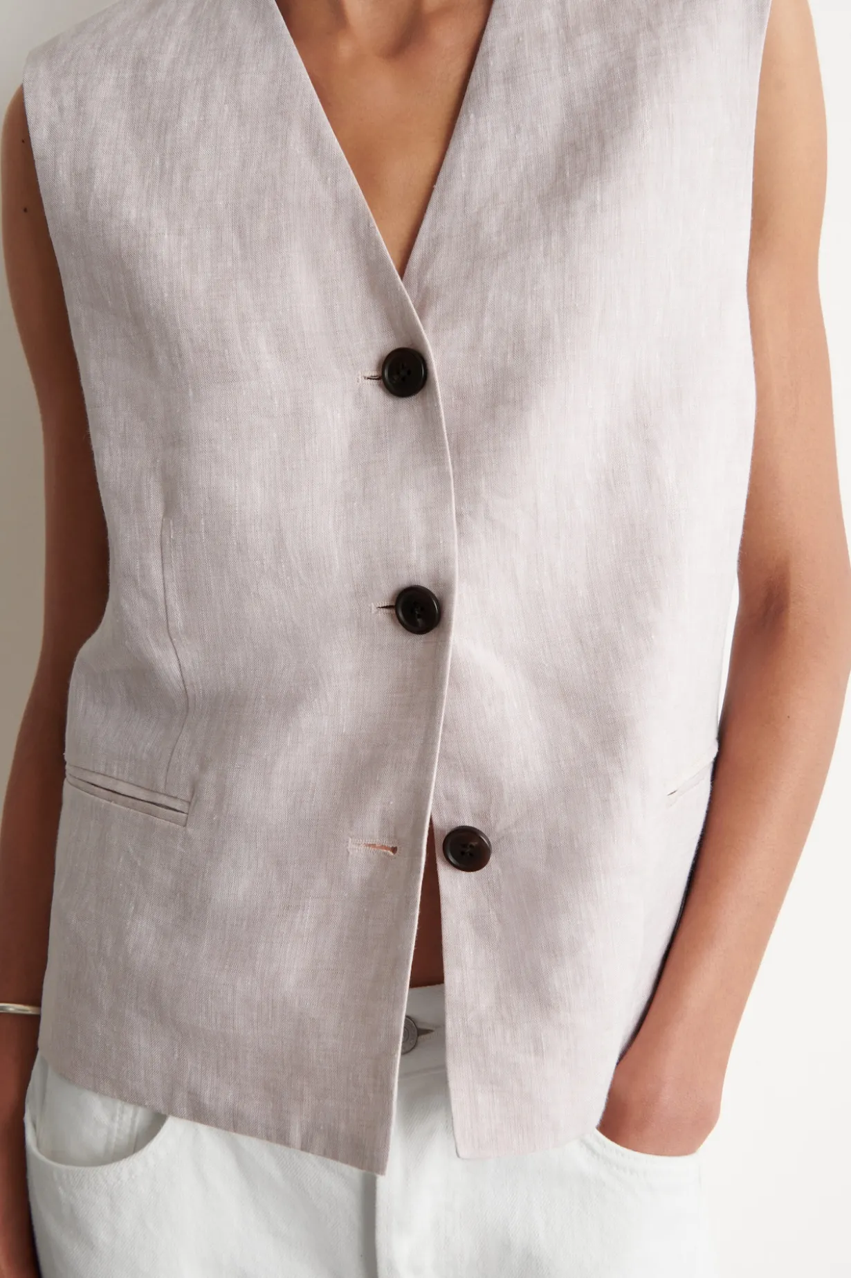 LINEN VEST