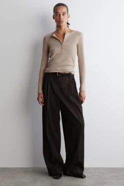 LONG-SLEEVED HENLEY TOP