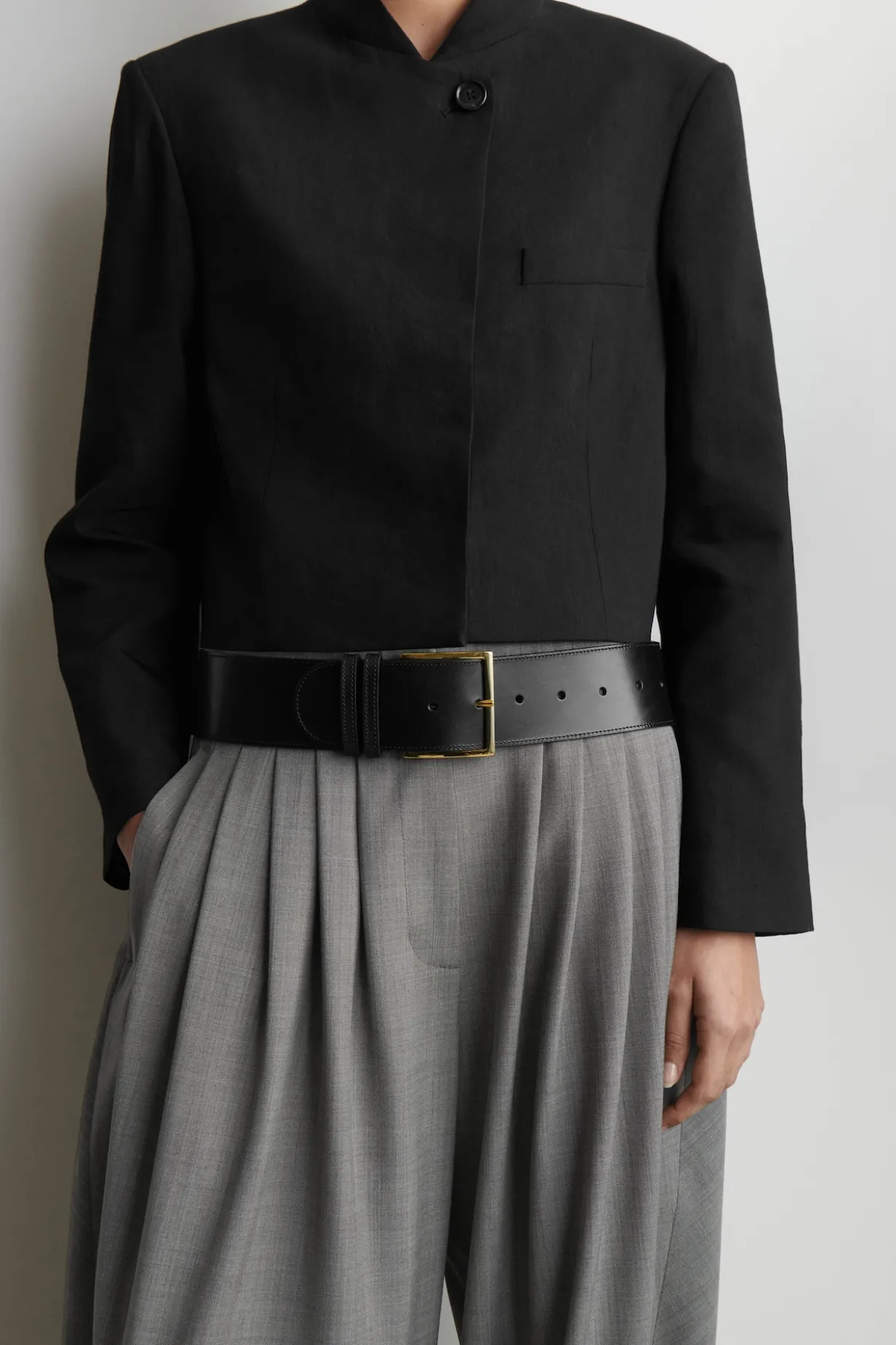 LOW-WAIST WIDE LEATHER BELT