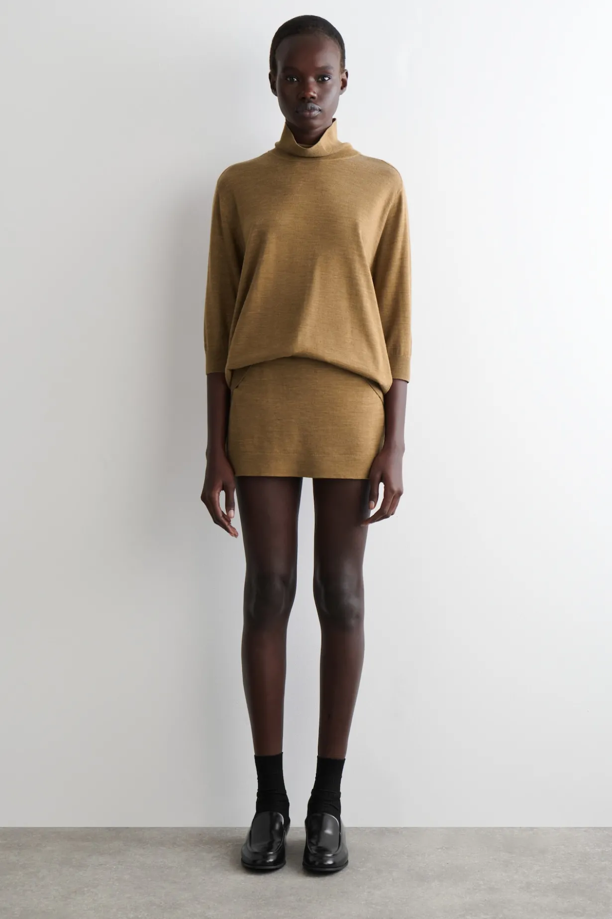 MERINO WOOL ROLL-NECK SWEATER