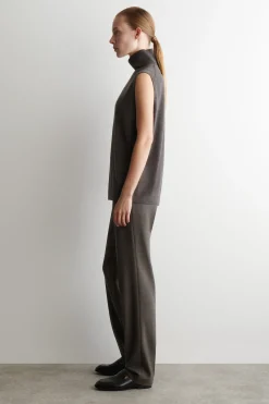 MERINO WOOL ROLL-NECK VEST