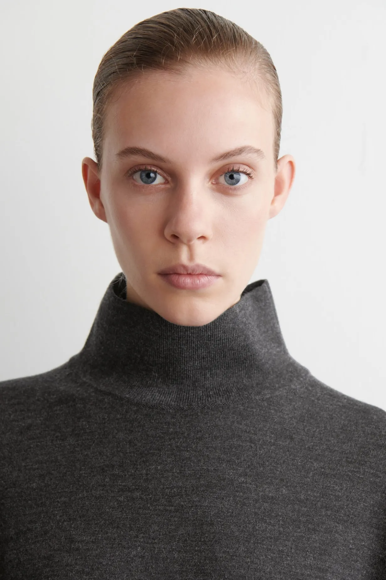 MERINO WOOL TURTLENECK SWEATER