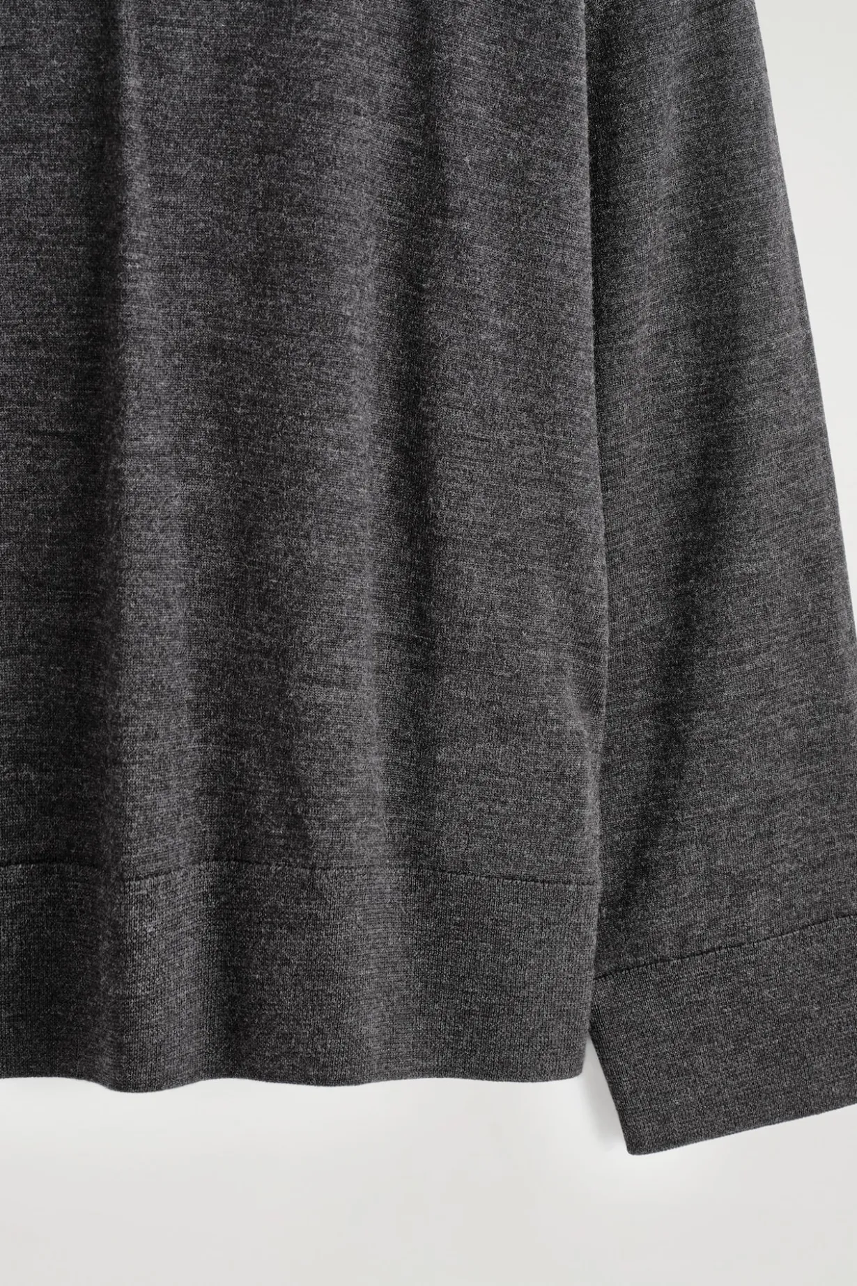 MERINO WOOL TURTLENECK SWEATER