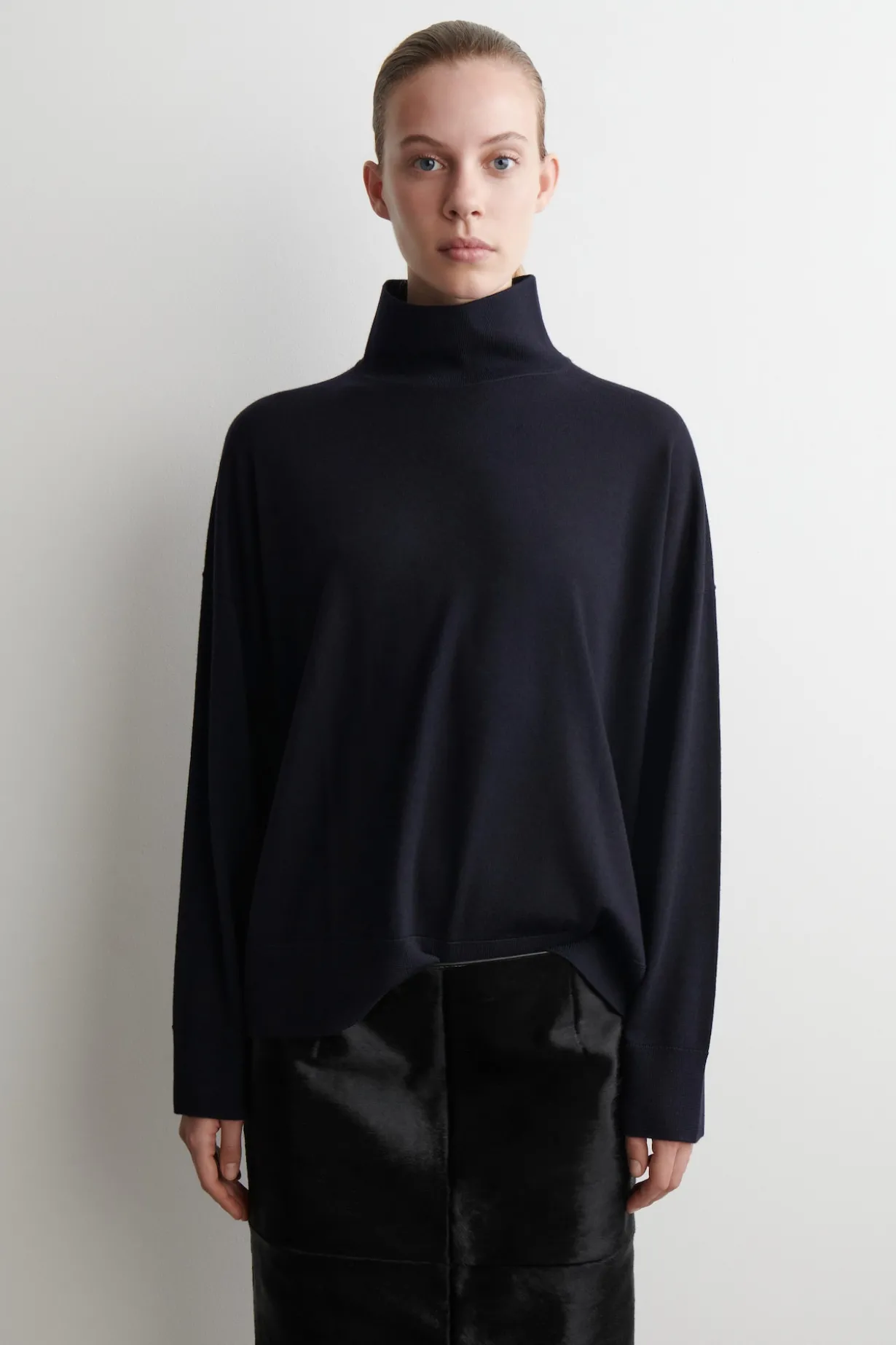 MERINO WOOL TURTLENECK SWEATER